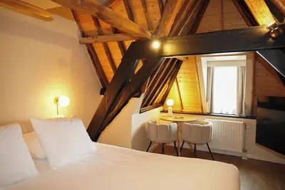 Image de This hotel is a 1 bedroom(s), 1 bathrooms, located in Delft, Zuid-Holland.