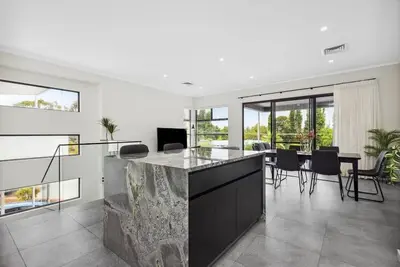 Image de Luxurious Urban Townhouse w/ Parking