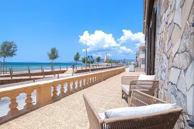 Image de Seafront villa first line in Palma (Molinar)