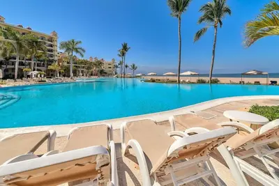 Image de Oceanfront 2br Condo - Private Terrace - Beach