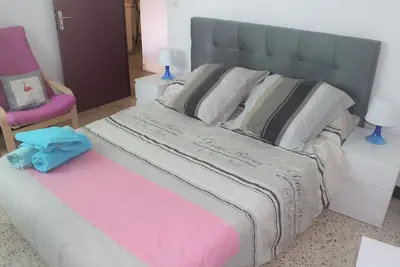 Image de le Charmant avec son garage.