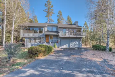 Spacious 4bd/3bath, A/C, Hot Tub, Sharc, Ev