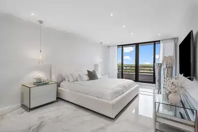 Image de Luxury Oceanfront Living in Boca Raton - Unparalleled Paradise Awaits!