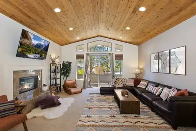 Image de Mountain Lodge w/GameRoom&Firepit&Ac Close to Lake