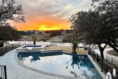 Image de Kingsland Gem | Lake, Pool, Spa + Nearby Wineries