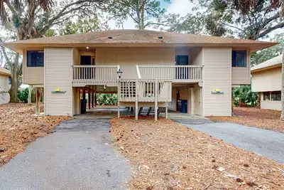 Image de Peaceful & sunlit coastal escape with patio, Ac, & W/D - near trails & the beach