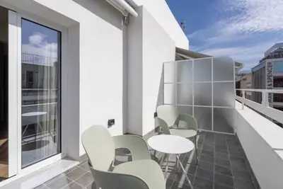 Image de Brand new Ermou Street with skyline views