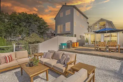 Image de Amazing New England views - Private beachfront by Sabin Point!