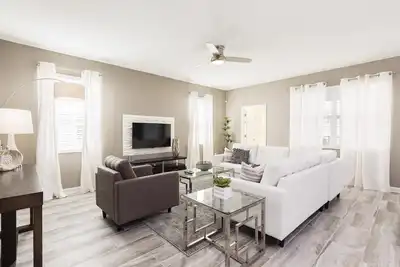 Image de Cozy Family Pool Home with Game Room-1516mb