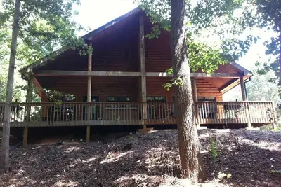 Image de Cozy Lake Cabin for monthly rental. 2br\/1 bath cabin with jacuzzi hot tub.
