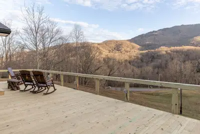 Image de Minutes to skiing & Boone! Pet Friendly & Newly Remodeled Mountain Retreat!