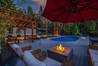 Image de Highlands Oasis Bc\n\n