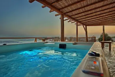 Image de Beautiful Mykonos Villa | 11 Bedrooms | Villa Atlantis | Private Heated Infinity Pool & Outdoor Jacuzzi | Kastro