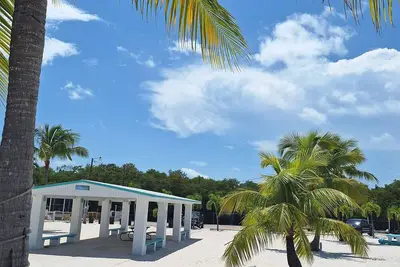 Image de Relaxation Home, closed to private comunity  beach, restaurants, Publix.