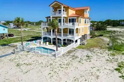 Image de Private Pool Beach Front Sleeps 18 Family home