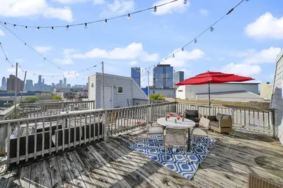 Image de 3-bedroom apartment in Lincoln Park, 4-minute drive to Michigan Avenue