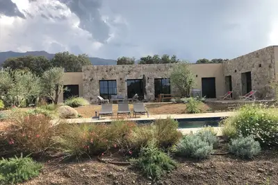 Image de Villa avec vue montagne, entre mer et golf