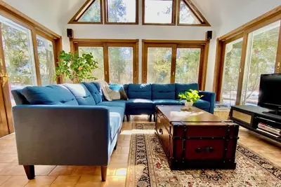 Image de Dogs O. K Historic River Home: 6 Beds, 4 Bedrooms, 10 People,