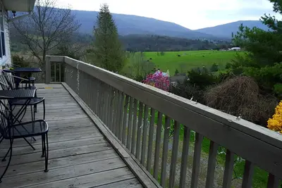Image de The Retreat near 2 major ski resorts. Pet Friendly! \nHot coco & cookies provided