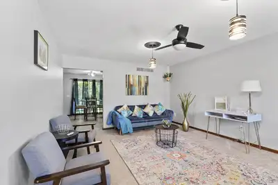 Image de Vibrant Home Near Beaumont Troy, Henry Ford Hospital & Gm