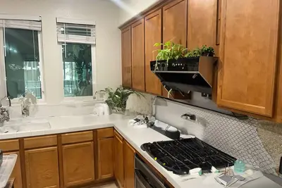 Image de Brand clean townhouse in a townhouse community in the heart of silicon valley