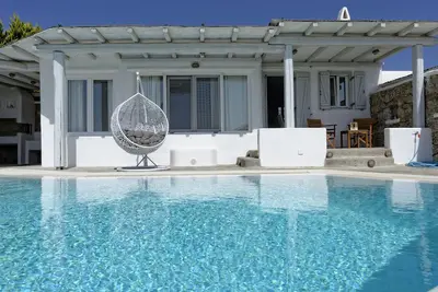 Image de Villa \"Harmony\" avec vue sur la mer, piscine privée et Wi-Fi