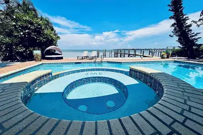 Waterfront House Best Location! Private deep water dock