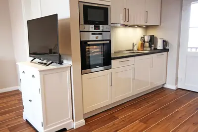 Image de Maisonette 8-Appartement-Vue sur la marina-Salle de bain privée séparée