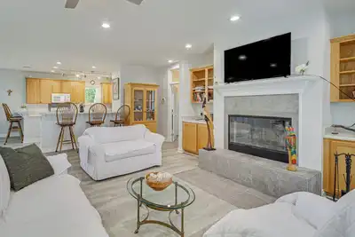 Image de Waveland Vacation Rental - Walk to the Beach!