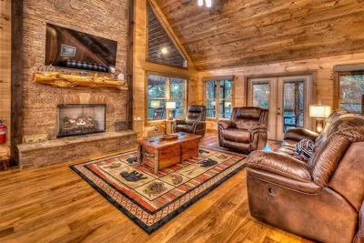 Image de Red Fox Retreat - Hot Tub | Outdoor Fireplace with Tv | Game Room