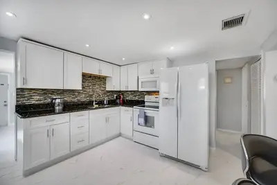 Image de Central 3-Bedroom Home in Largo with huge Bbq pit\n\n