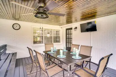 Image de Lake Charles Home w/ Gas Grill & Fenced-In Yard!
