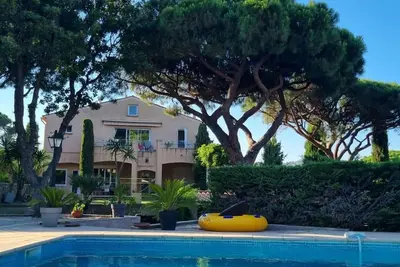 Image de Sainte Maxime Sémaphore : Haut de Villa T4, Piscine, Terrasse, Clim, Proche Mer