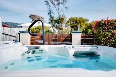Image de Invigorating Dromana Seaside Retreat w/private spa