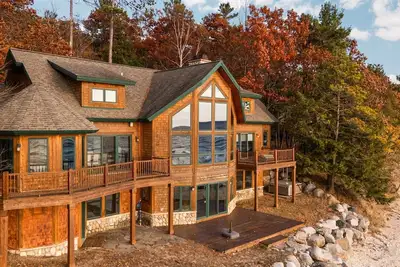 Image de Beautiful House on Lake Michigan! 10 Minutes Hs! Private Sandy Beach!