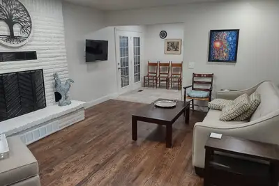 Image de Lovely 3 bedroom home near HardRock Casino Resort.