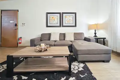 Image de Luxury 2bd\/2. 5ba Condo - Unit 207 Tumon Isa