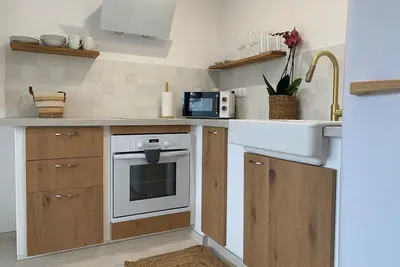 Image de Appartement style méditerranéen avec vue mer / Parking / Clim / Piscine  /Wifi