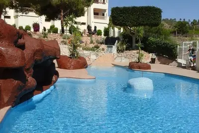 Image de Spacious 3 bedroom Penthouse, overlooking pool, at Las Ramblas Golf. WiFi & Tv