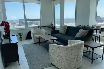 Image de Short term, fully furnished, very bright and clean, good view, bus service