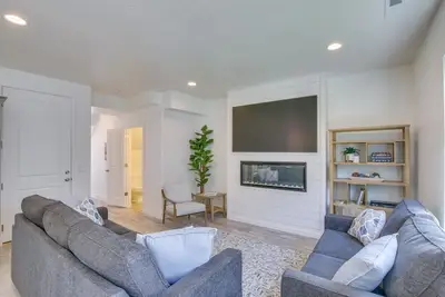 Image de Garden City Townhome w/ Fireplace Near Bear Lake!