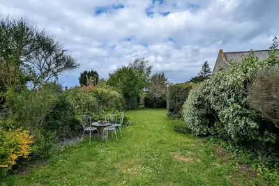 Image de Perle rare avec jardin face à la mer