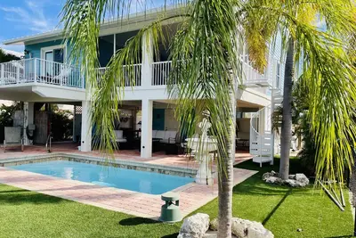 Image de Canal front pool home. Ocean side of Big Pine. Open water views.