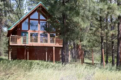 Image de Quiet 1 Br + loft cabin great for weekend getaways & stargazing. Pet Friendly!
