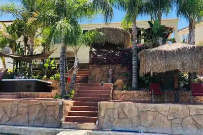 Image de Experience lake-front living in beautiful Canyon Lake. Welcome to paradise!