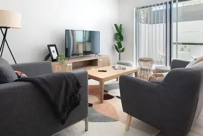 Image de Serenity by Swan River: Central 2br, close to cafes, Fremantle & Perth Cbd