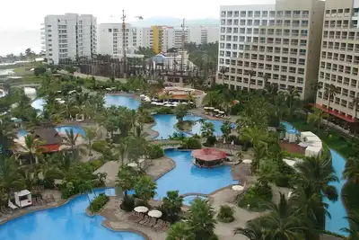 Image de Deluxe Mexican Paradise resort with amenities galore!