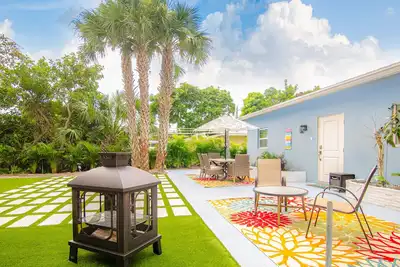 Image de 2/2 Juno House near Beach/Intracoastal bring  Boat  Large outdoor area. Npb Pool