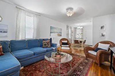 Image de Cottage 2 Blocks to Virginia Beach Oceanfront Iv