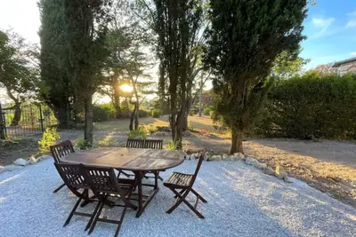 Image de Maison pleine de charme avec piscine et jardin